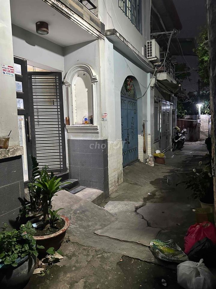 cho thuê nhà 1trệt 2 lầu  3 pngủ , 3 vệ sinh 1 phòng bếp , 1 phòng kh