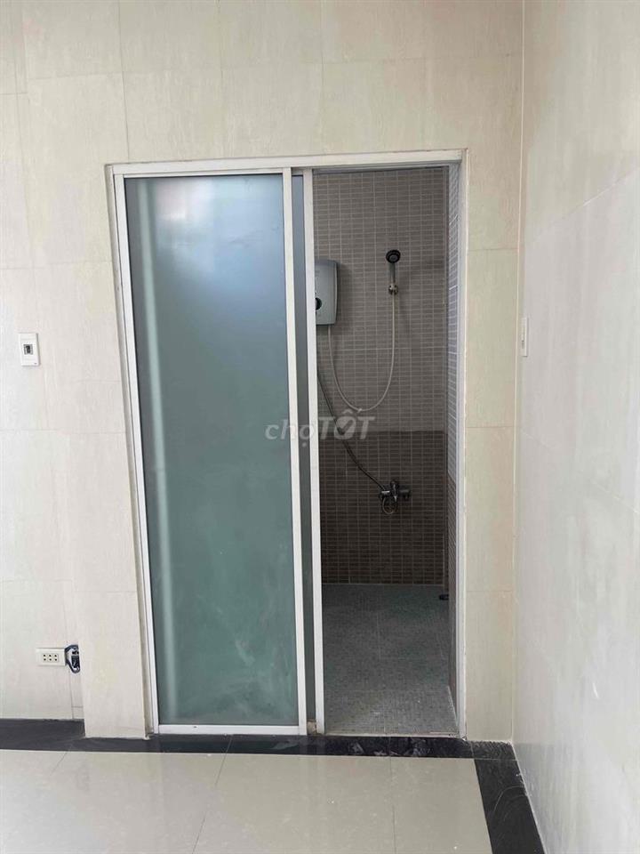 cho thuê nhà 1trệt 2 lầu  3 pngủ , 3 vệ sinh 1 phòng bếp , 1 phòng kh
