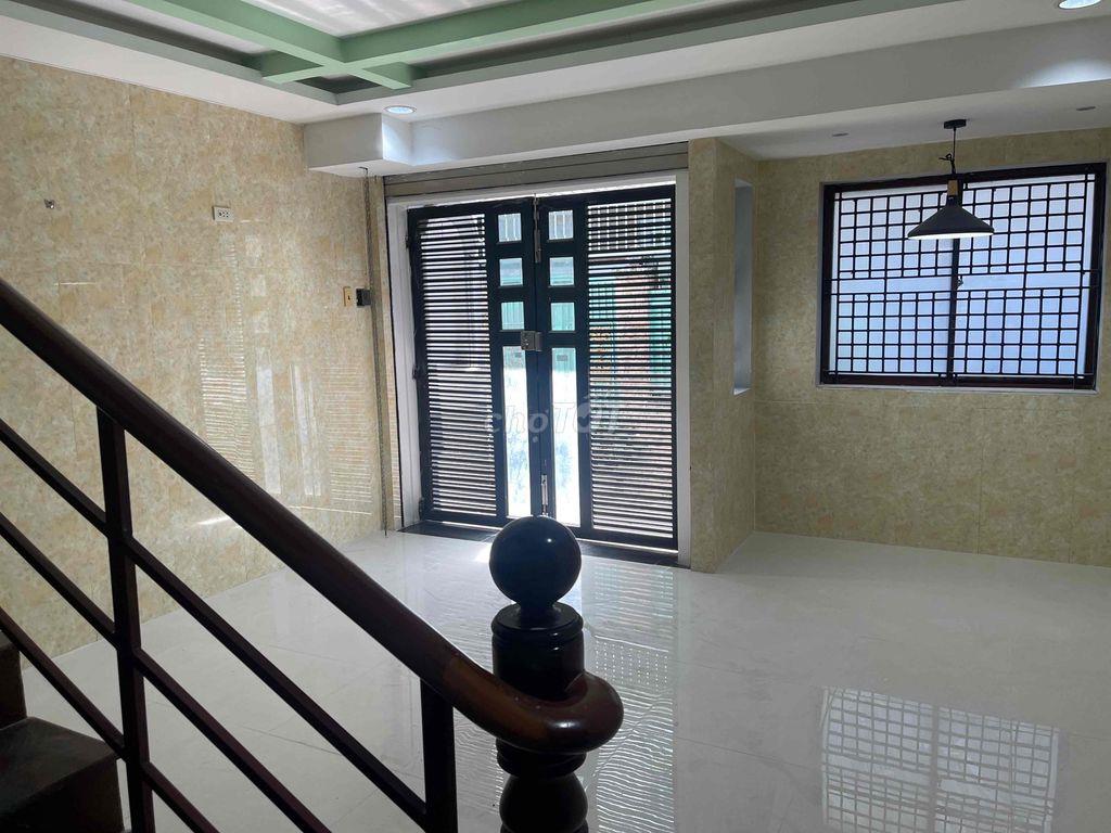 cho thuê nhà 1trệt 2 lầu  3 pngủ , 3 vệ sinh 1 phòng bếp , 1 phòng kh