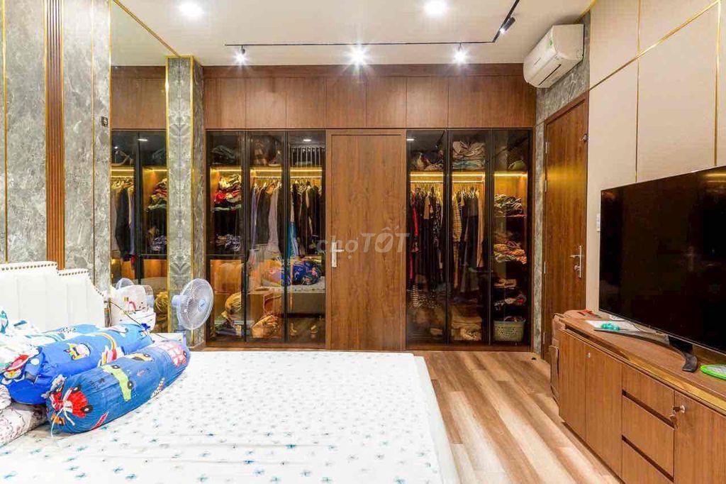 CHO THUÊ BIỆT THỰ CÓ THANG MÁY - 5 PHÒNG NGỦ - 50 Triệu