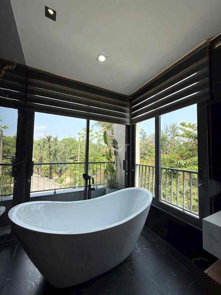 Biệt Thự Vip Tân Quy Đông - 5 Phòng Ngủ- Thang Máy
