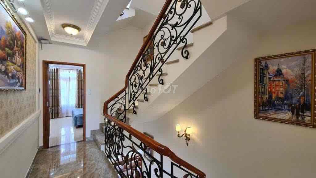 CẦN CHO THUÊ NHÀ Ở FULL NỘI THẤT PHƯỜNG PHÚ MỸ, QUẬN 7