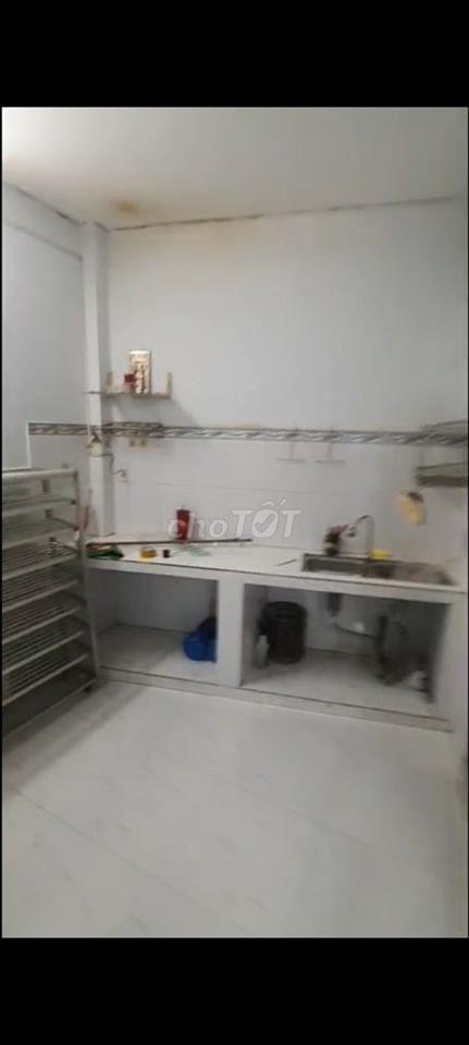 Cho thuê nhà nguyên căn 4*10 3pn 1 tolet