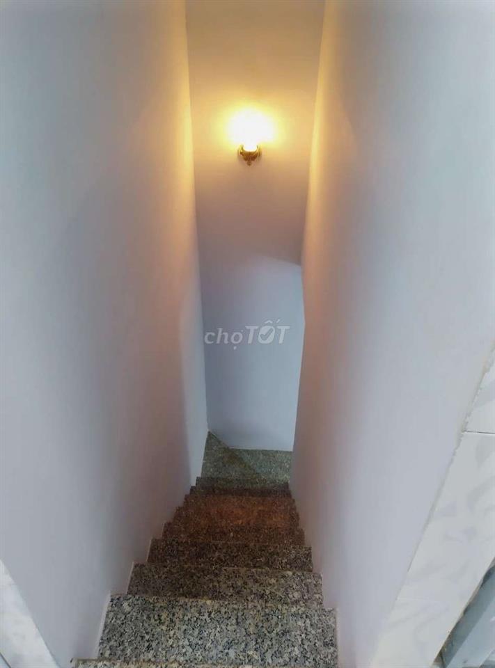 Nhà 1 trệt 1 lầu