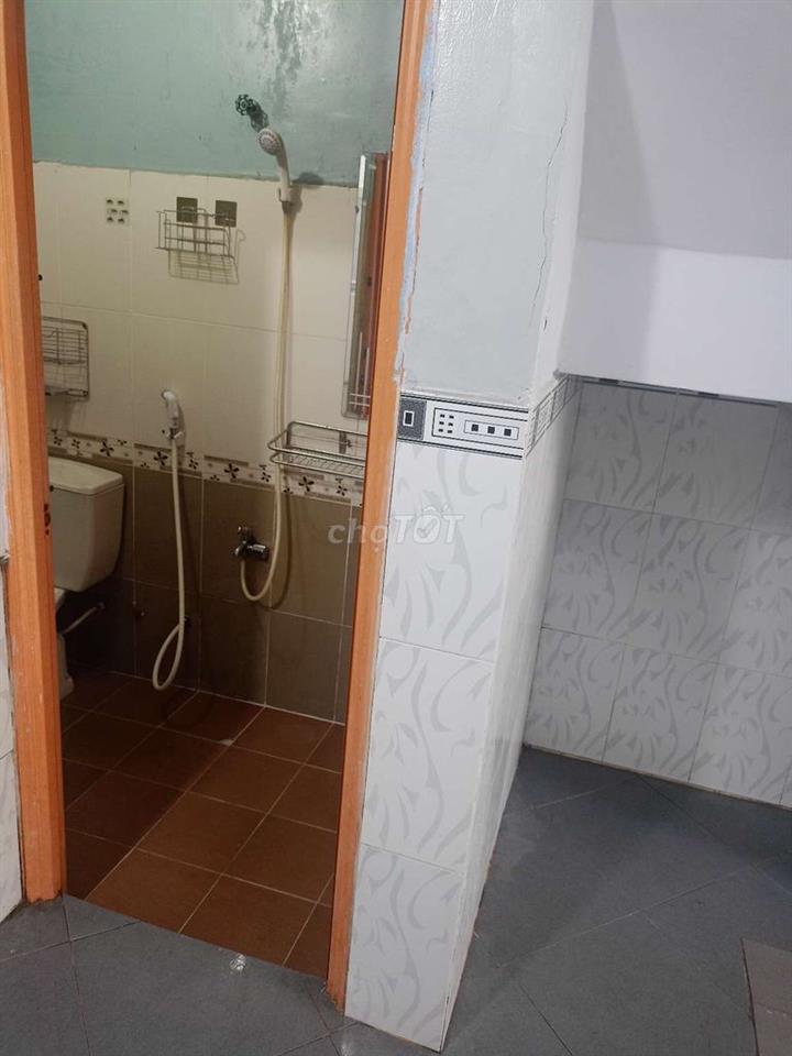 Nhà 1 trệt 1 lầu