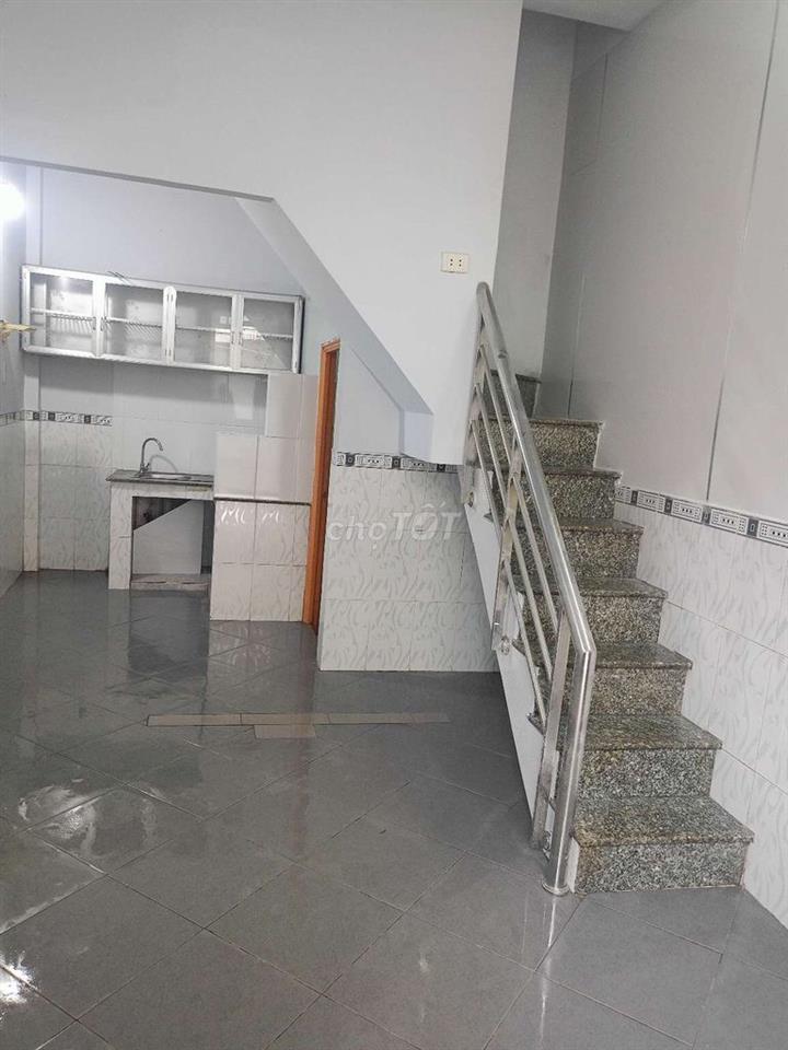 Nhà 1 trệt 1 lầu