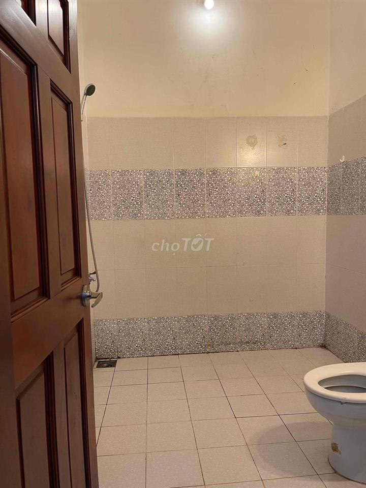 Phòng Full nội thất giá 2.600k, có bảo vệ 24/24