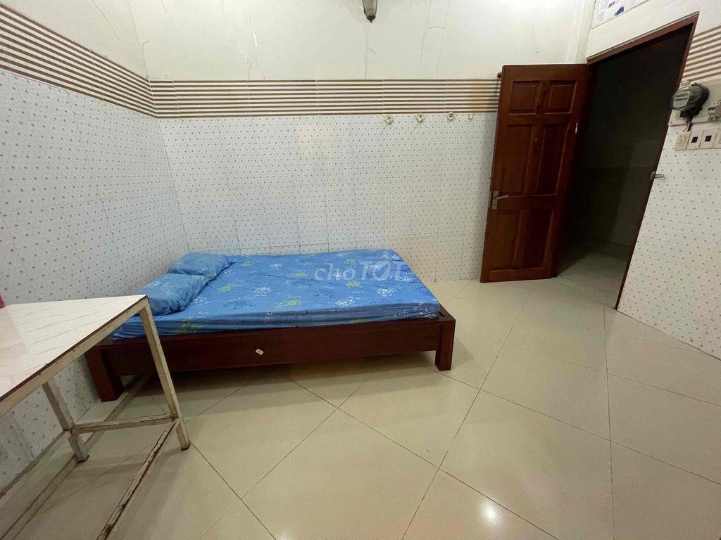 Phòng Full nội thất giá 2.600k, có bảo vệ 24/24