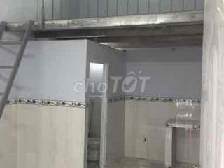 Phòng 3000k có gác lửng, có bảo vệ trông xe
