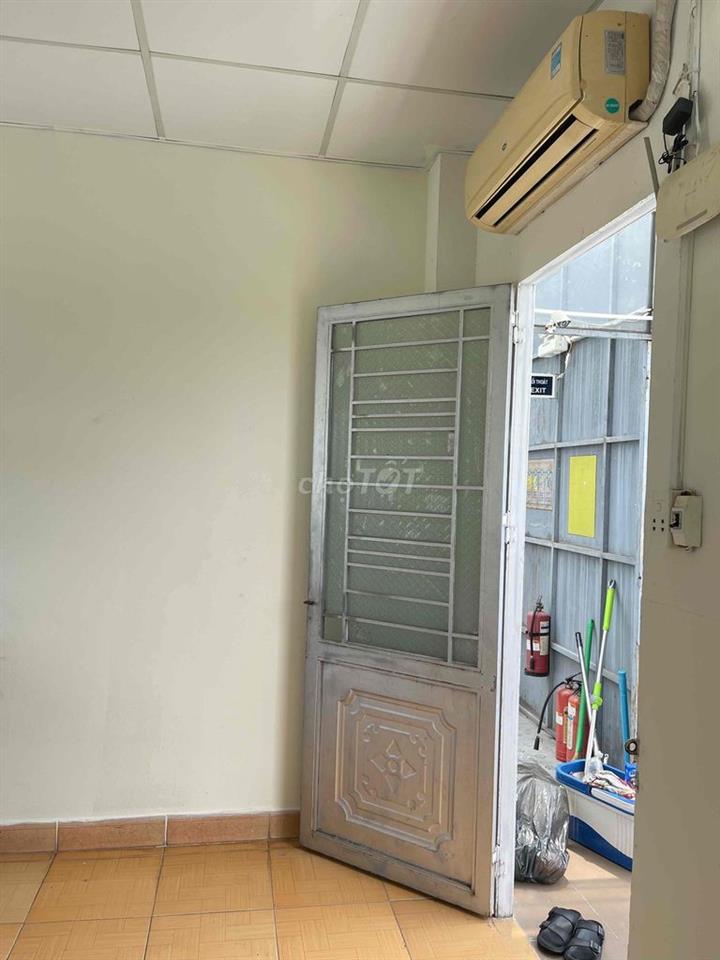 PHỎNG CHINH CHU CO BAN CÔNG - CỬA SỔ TRỜI - NGAY ĐHTĐT