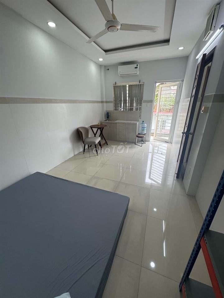 CHO THUÊ PHÒNG CÓ BAN CÔNG GẦN LOTTE Q7 - TDTU, UFM, RMIT