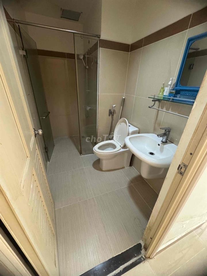 Cần cho thuê 1 phòng WC riêng trong căn hộ chung cư Đức Khải quận 7