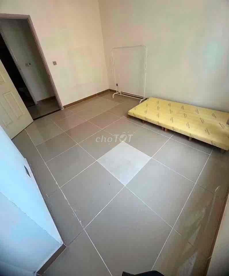 cần cho thuê 1 phòng ngủ riêng to cách âm trong chung cư ĐứcKhải quận7