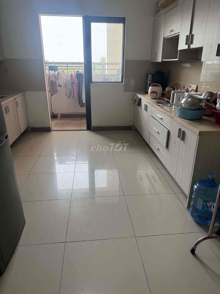 cần cho thuê 1 phòng toilét riêng trong căn hộ chung cư Đức khải quận7