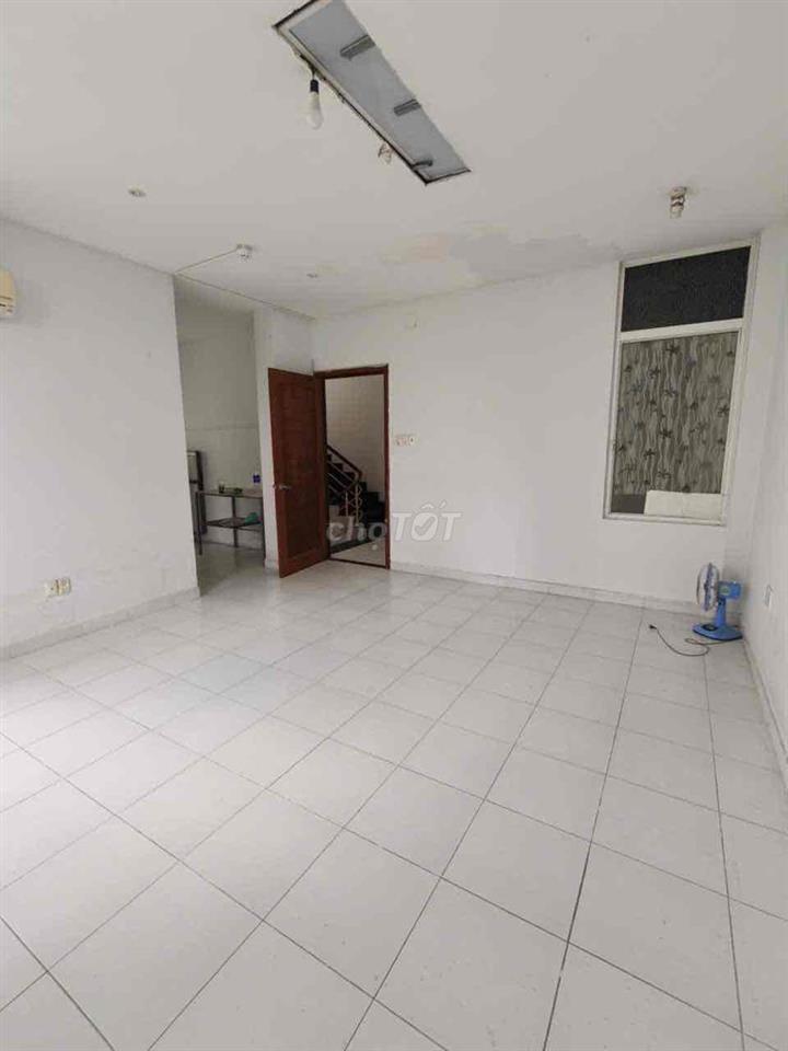 PHÒNG TO 40-50M2 TÁCH BẾP KHU LÝ PHỤC MAN Q7