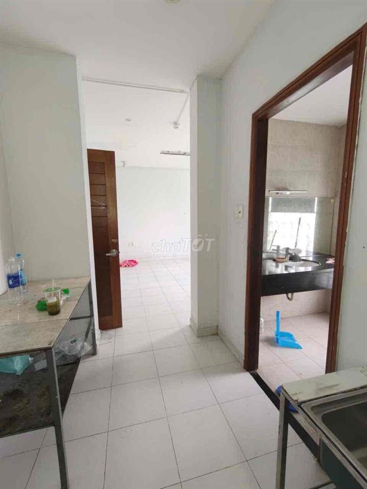 PHÒNG TO 40-50M2 TÁCH BẾP KHU LÝ PHỤC MAN Q7