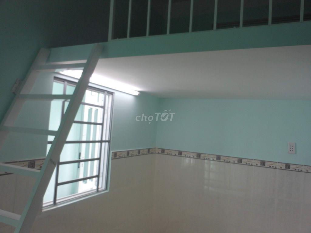 Miễn phí dịch phòng trọ có gác rộng Quận 7