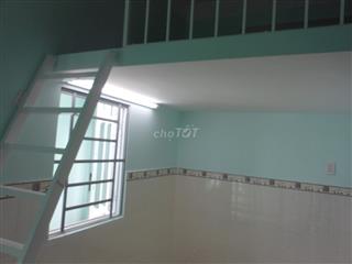 Miễn phí dịch phòng trọ có gác rộng Quận 7