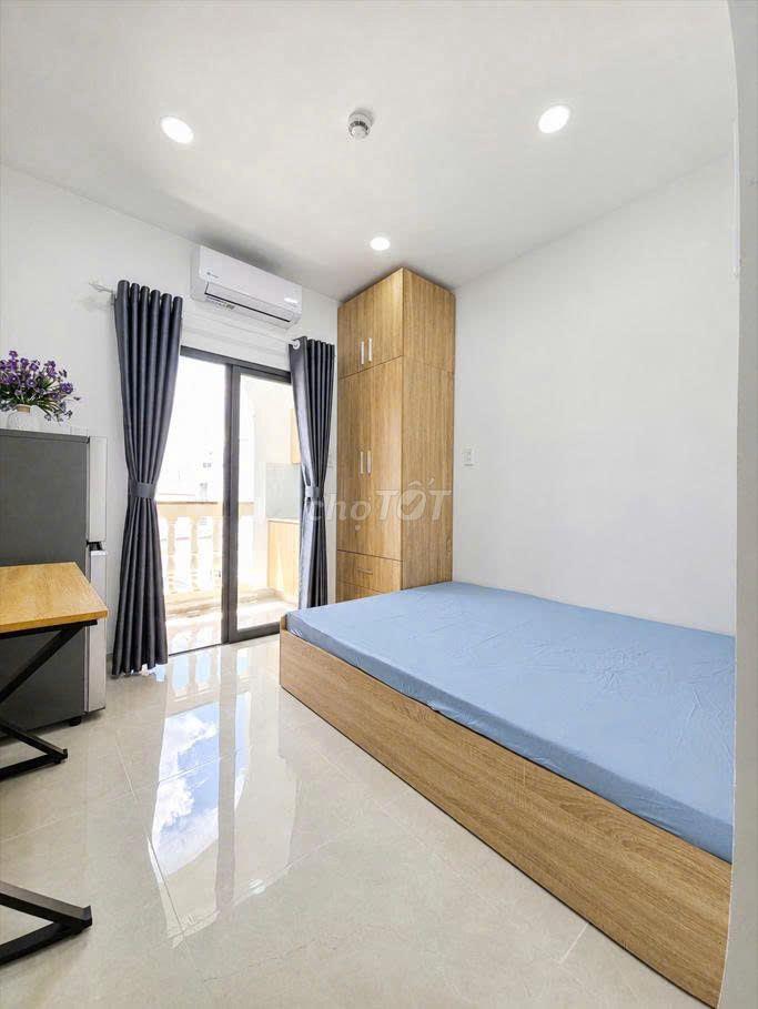 Chính chủ | Phòng mới- Ban Công, Tách Bếp,gần ĐH CMC, KCX Tân Thuận Q7