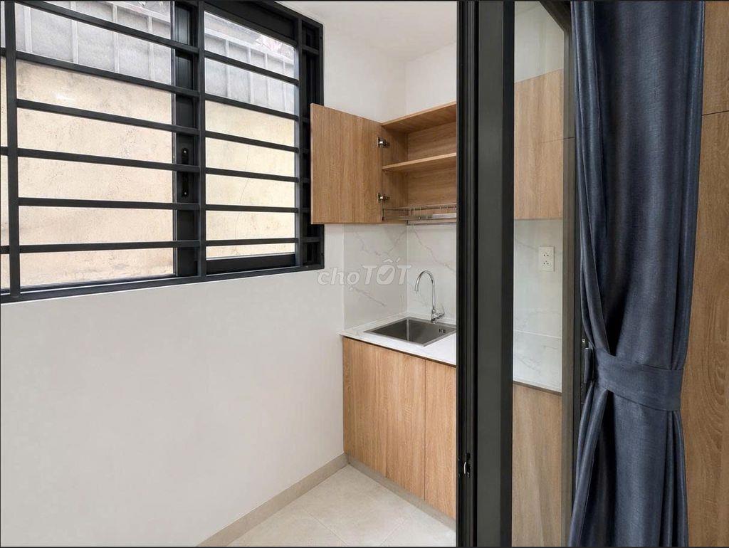 Chính chủ | Phòng mới- Ban Công, Tách Bếp,gần ĐH CMC, KCX Tân Thuận Q7