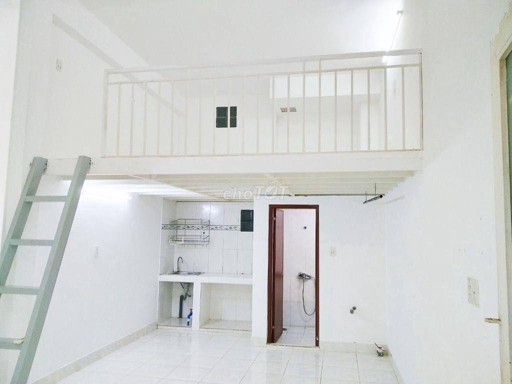 DT 25m2, gác cao 1M7, có máy lạnh-457 HTP Q7 gần KCX Tân Thuận, ĐH UFM