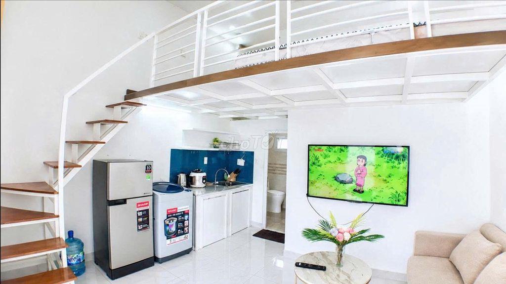 Gác cao 1m7, Ban công, cửa sổ trời, rất thoáng- 85 Nguyễn Văn Quỳ Q7