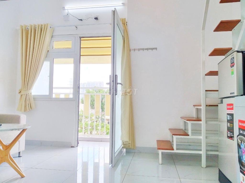 Gác cao 1m7, Ban công, cửa sổ trời, rất thoáng- 85 Nguyễn Văn Quỳ Q7