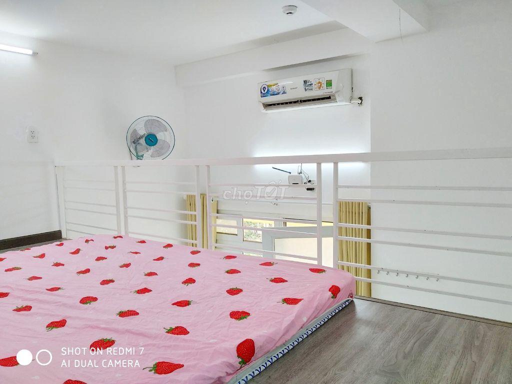 Gác cao 1m7, Ban công, cửa sổ trời, rất thoáng- 85 Nguyễn Văn Quỳ Q7