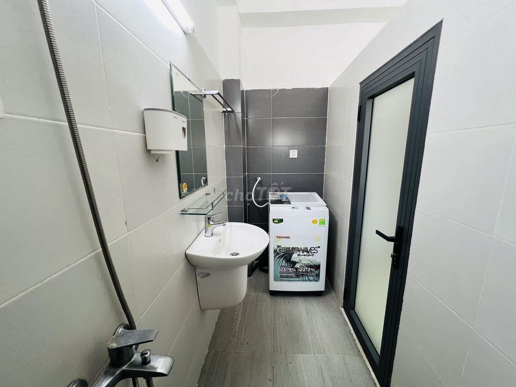 Phòng cửa sổ trời, full nội thất, máy giặt riêng-cách chợ Tân Mỹ 500m
