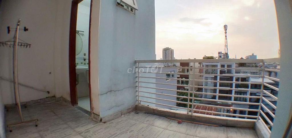 Khu Tân Quy Q7- Phòng có máy lạnh, ban công riêng, cửa sổ cực thoáng