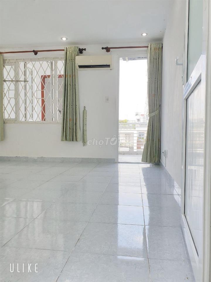 Khu Tân Quy Q7- Phòng có máy lạnh, ban công riêng, cửa sổ cực thoáng
