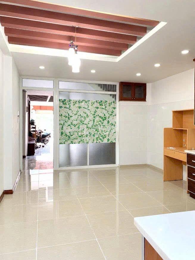 Phòng tầng trệt, có giếng trời thông thoáng- khu Tân Quy Quận 7