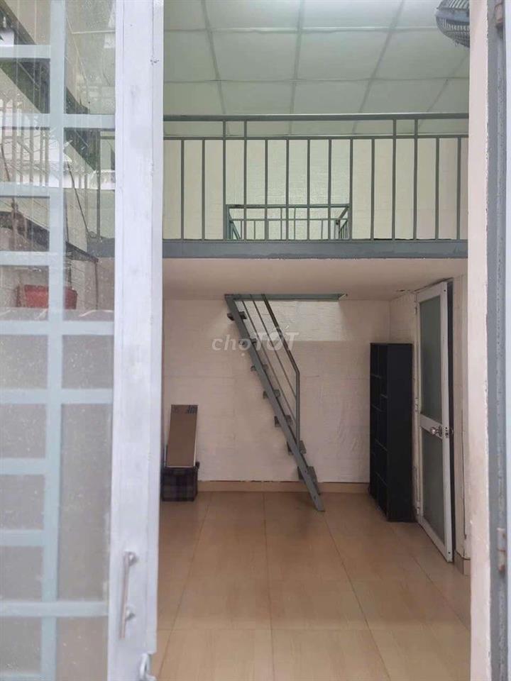 Cho thuê phòng mặt tiền lầu 1