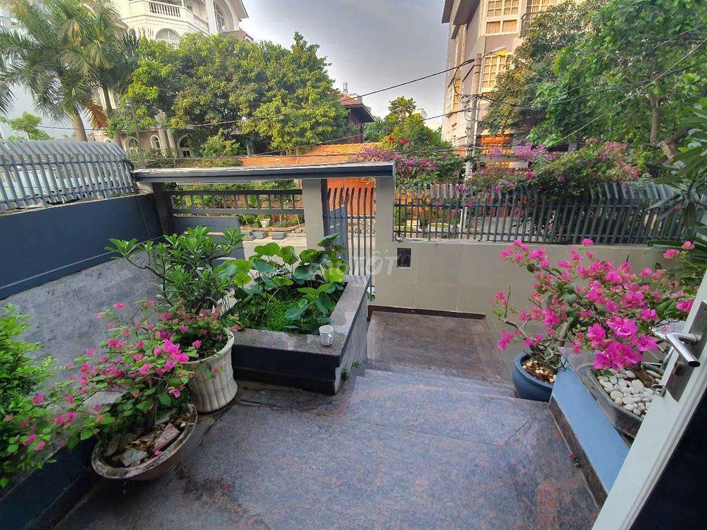 CHO THUÊ TẦNG TRỆT 250M2 TRONG VILLA SÂN VƯỜN Q7