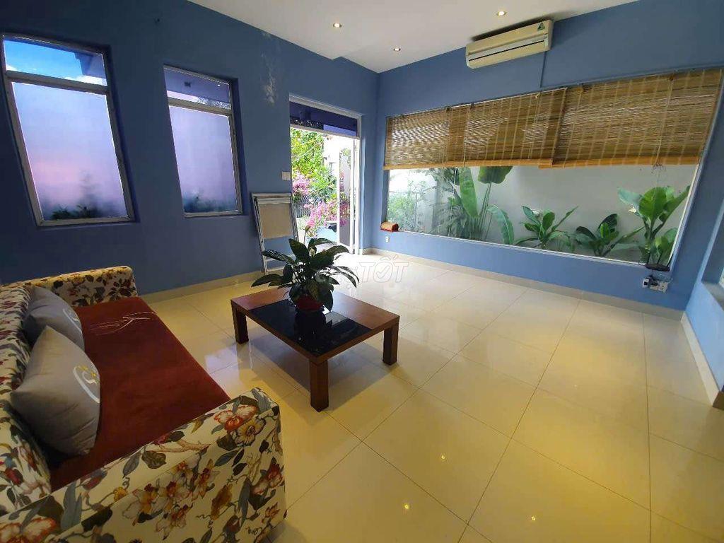 CHO THUÊ TẦNG TRỆT 250M2 TRONG VILLA SÂN VƯỜN Q7