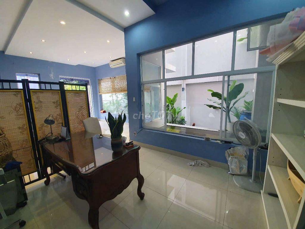 CHO THUÊ TẦNG TRỆT 250M2 TRONG VILLA SÂN VƯỜN Q7