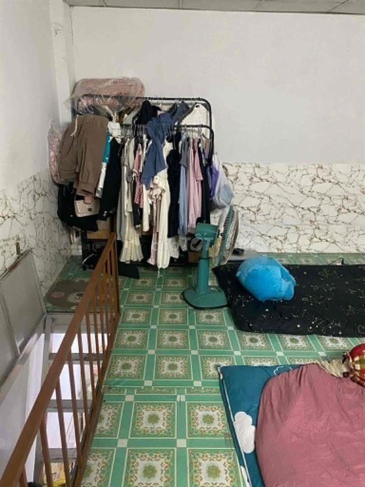 Tìm bạn nữ ở ghép
