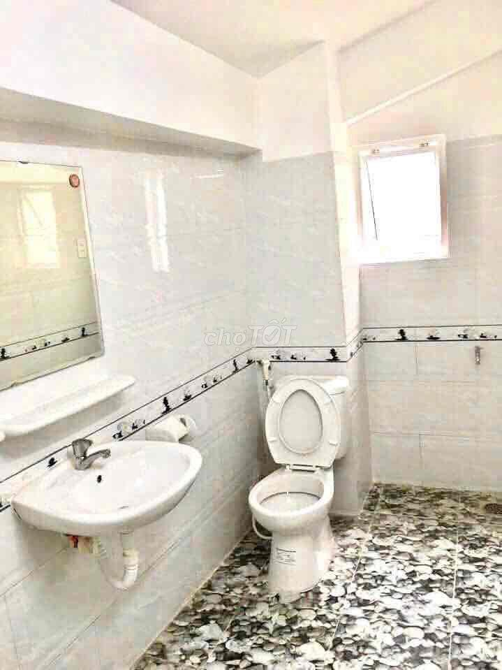 PHÒNG TRỌ 40m2 ở thoải mái 4ng