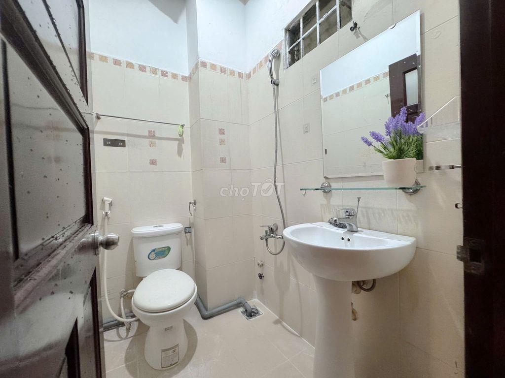 Studio Hoàng Hoa Thám, Tân Bình - Ở được 3 người , Chỉ 3.7 Triệu/Tháng