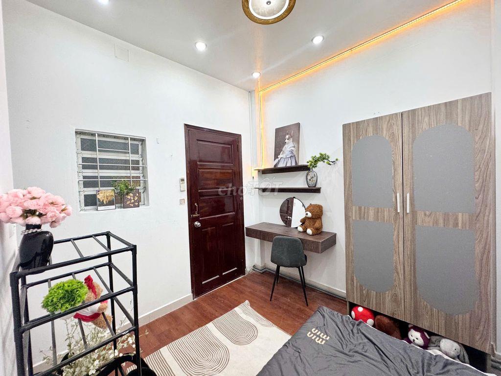 Studio Hoàng Hoa Thám, Tân Bình - Ở được 3 người , Chỉ 3.7 Triệu/Tháng