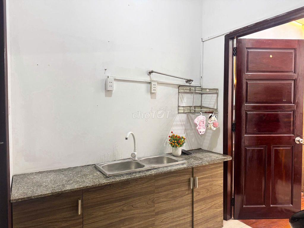 Studio Hoàng Hoa Thám, Tân Bình - Ở được 3 người , Chỉ 3.7 Triệu/Tháng