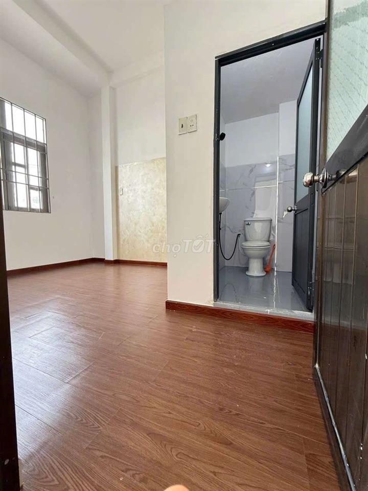 Phòng ban công 1 phòng ngủ nhà mới 100% Full nội thất