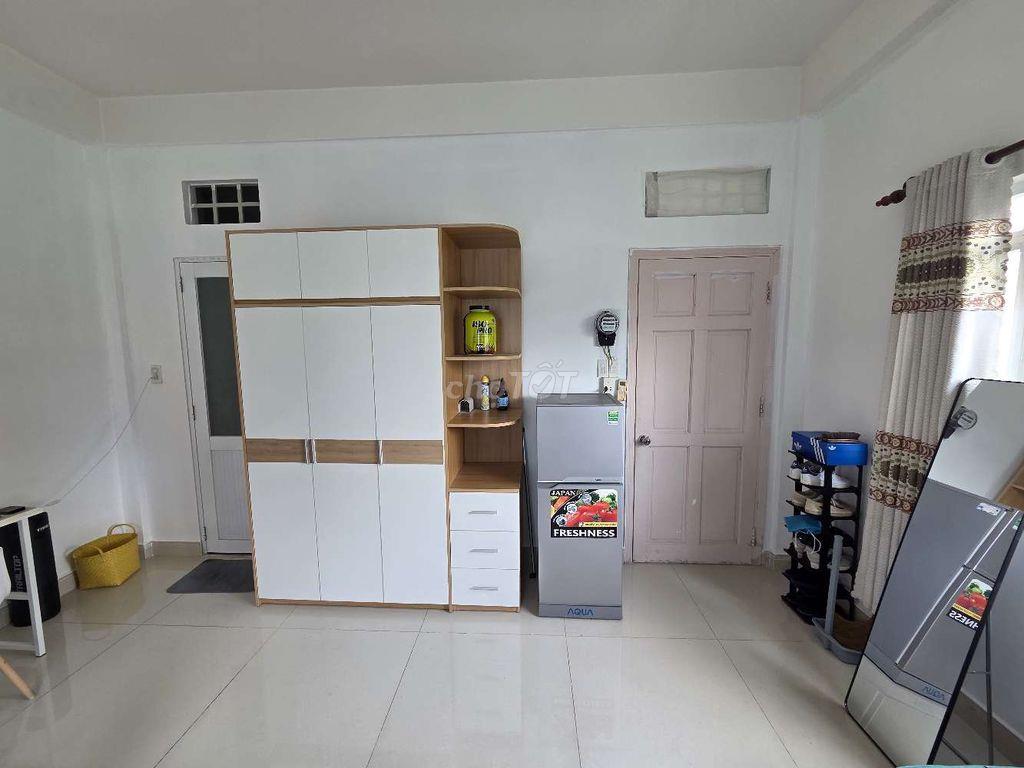 Nhượng phòng Q7 - Khu dân cư ven sông Sadeco