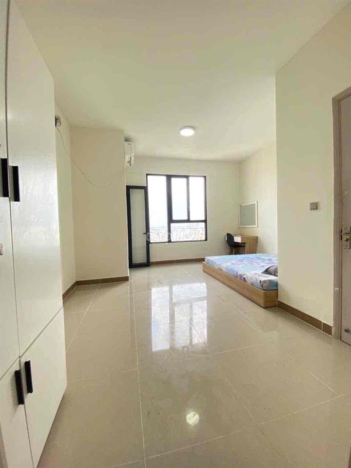 phòng 5tr giảm còn4tr7 , cách PMH 5p đi xe, hồ bơi , công viên