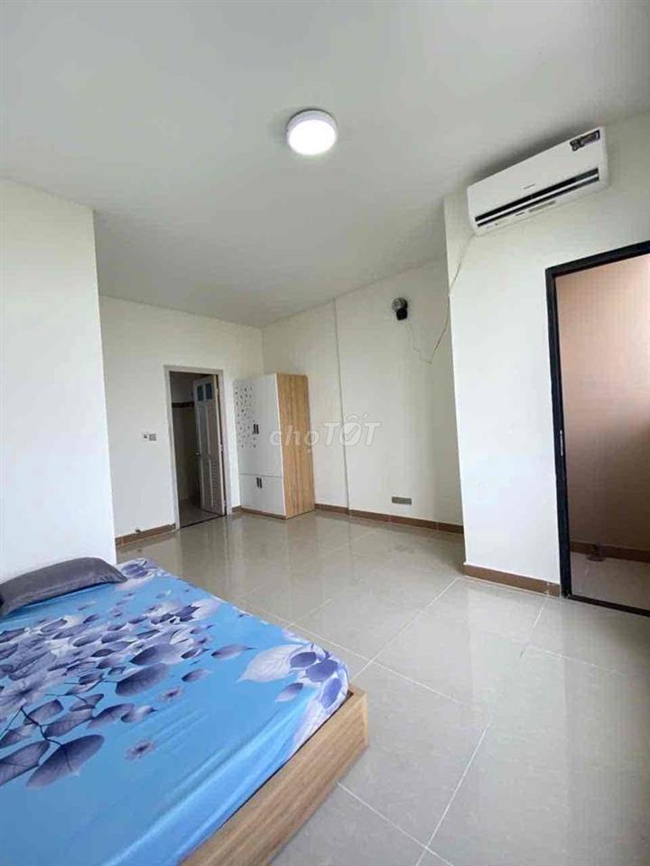 phòng 5tr giảm còn4tr7 , cách PMH 5p đi xe, hồ bơi , công viên