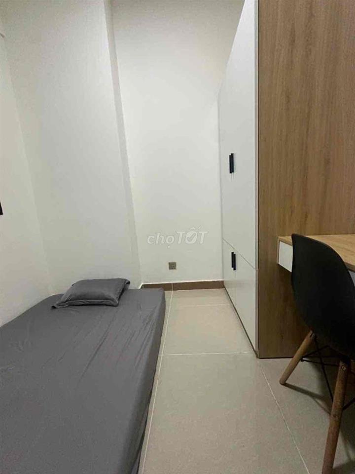 phòng 2tr3 full NT, cách PMH 5 phút đi xe , hồ bơi, công viên