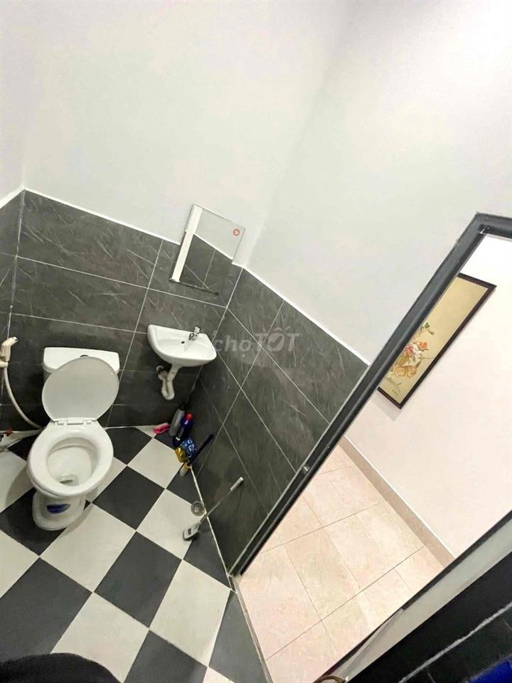 Phòng trọ full nội thất, ban công q7