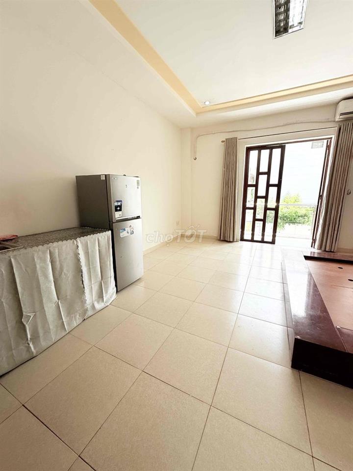 Cho Thuê phòng ban công thoáng full nội thất gần Bx q8 ql50