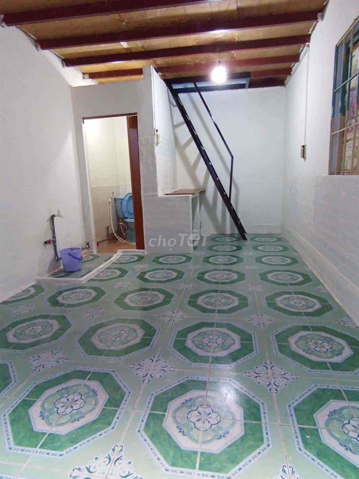 Cho thuê nhà trọ trệt + gác suốt gần nhà thi đấu đa năng q7