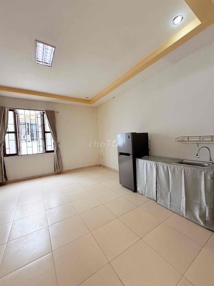 Cho thuê phòng rộng KDC Gia hoà . gần bx q8 . ql50
